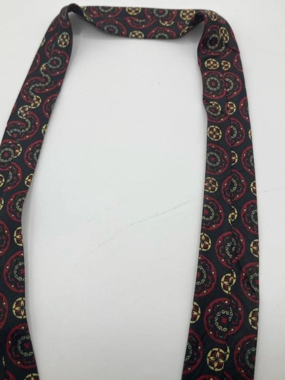Vintage Metcalf Men's Slim Tie 100% Dacron Polyester Medallion
